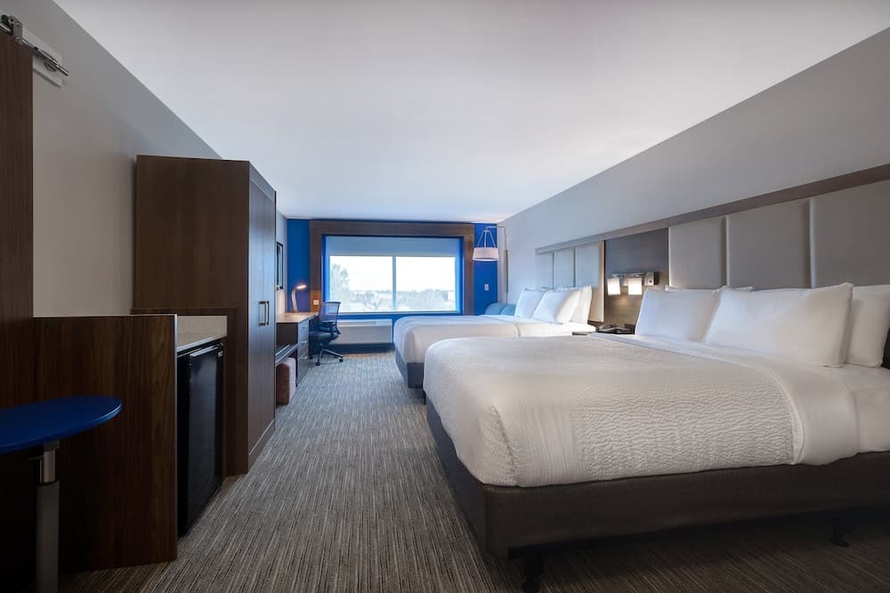 Holiday Inn Express & Suites Detroit Dearborn by IHG gallery photo in Dearborn, MI — image 79