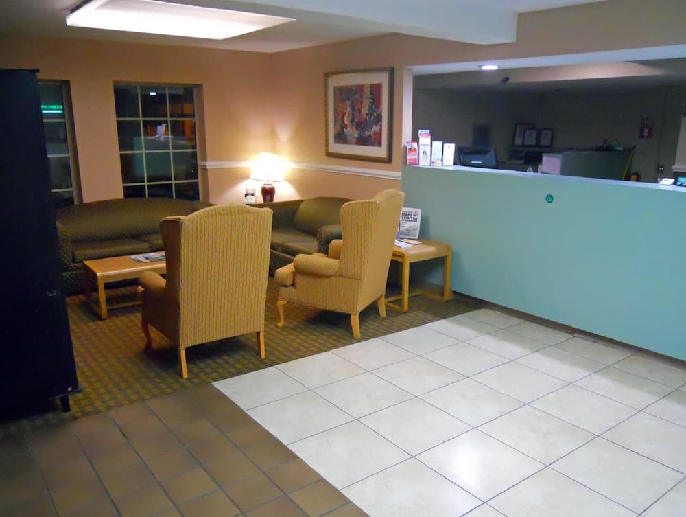 America's Best Inn and Suites Beaufort interior in Beaufort, SC — gallery photo 2