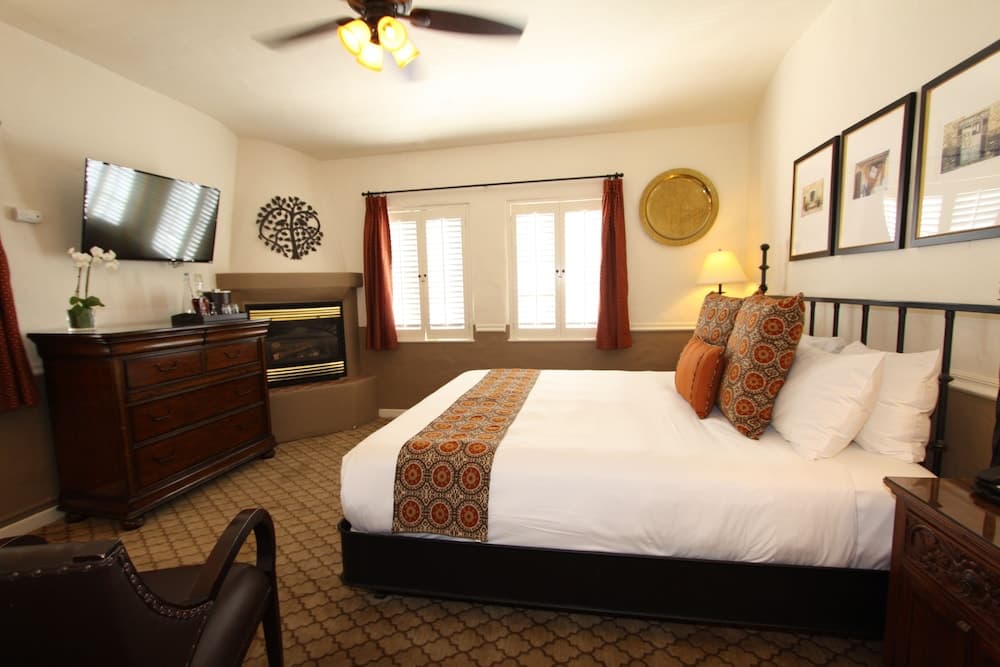 Cypress Inn property views in Carmel, CA — gallery photo 3