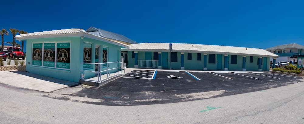 The Salty Mermaid Oceanfront Hotel — hotel in New Smyrna Beach, Florida