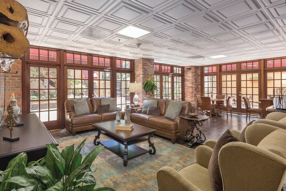 Club Wyndham Avenue Plaza property views in New Orleans, LA — gallery photo 3