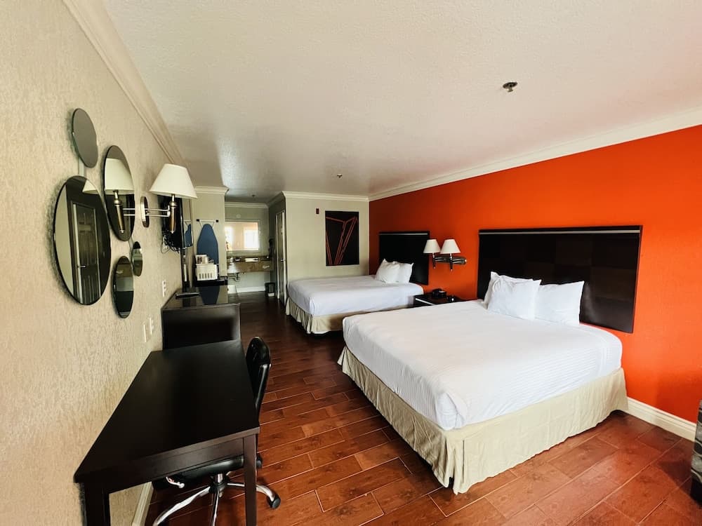 Casa Blanca Hotel - Orange gallery photo in Orange, CA — image 9
