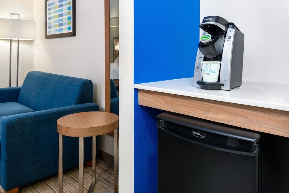 Holiday Inn Express & Suites Naples North - Bonita Springs by IHG gallery photo in Bonita Springs, FL — image 35