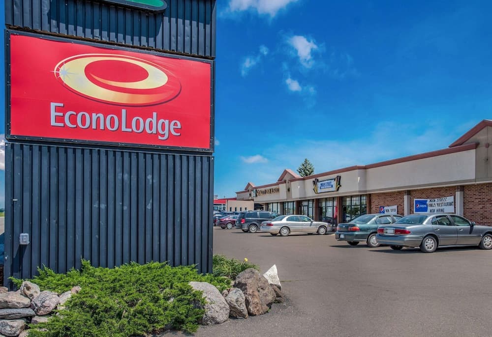 Econo Lodge featured exterior or lobby in Albert Lea, MN — similar hotel