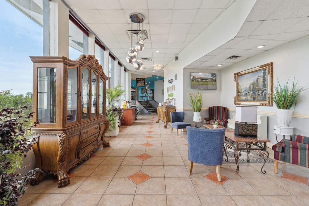 Miami Suites Hotel gallery photo in Toledo, OH — image 16