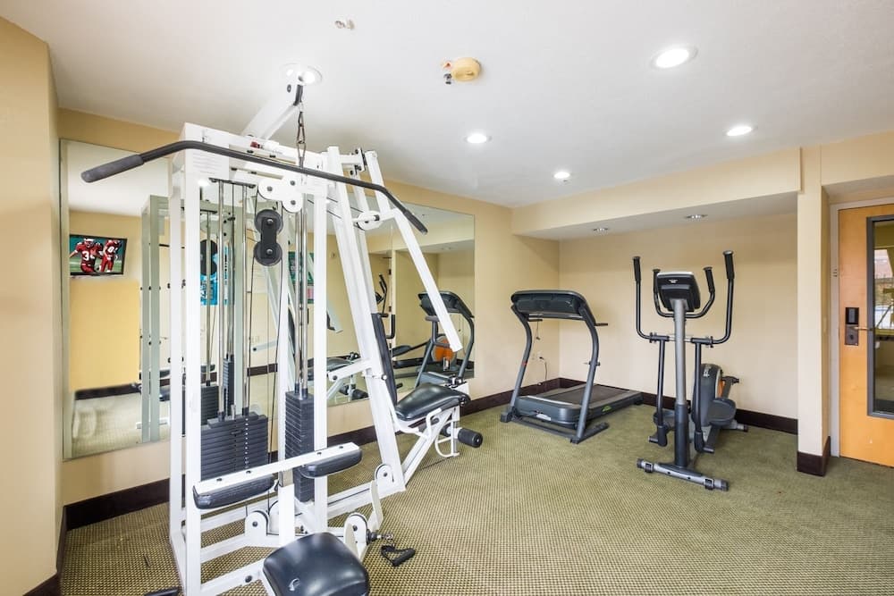 GreenTree Inn Houston IAH Airport property views in Houston, TX — gallery photo 3