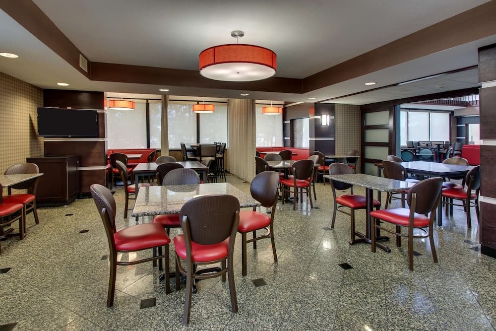 Heritage Inn Suites Houston/Sugar Land, Trademark by Wyndham gallery photo in Sugar Land, TX — image 29