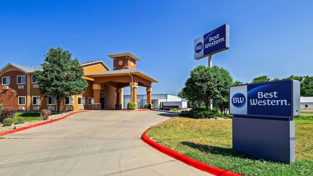 Best Western Manhattan Inn featured exterior or lobby in Manhattan, KS — similar hotel