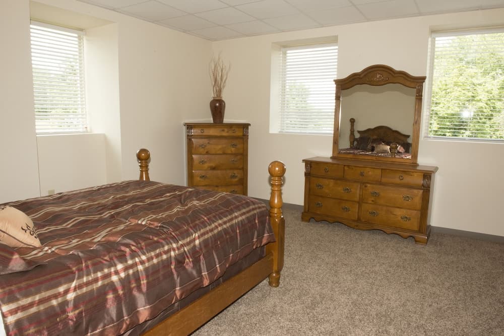 Bridges Inn & Extended Stay Suites property views in New Castle, PA — gallery photo 3