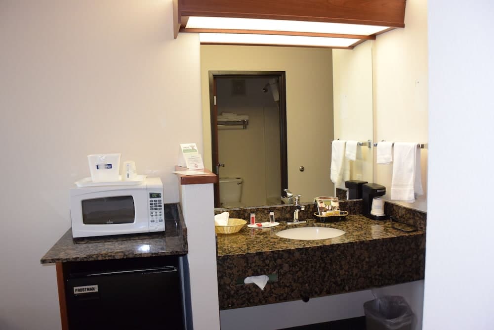 Travelodge Suites by Wyndham Newberg gallery photo in Newberg, OR — image 115