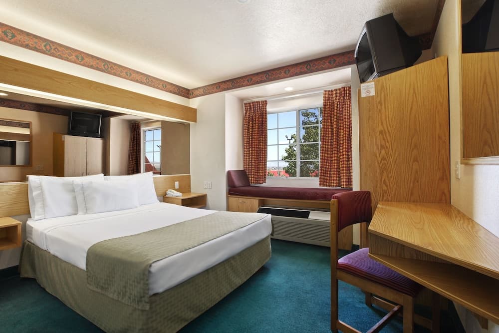 Microtel Inn & Suites by Wyndham Albuquerque West property views in Albuquerque, NM — gallery photo 3