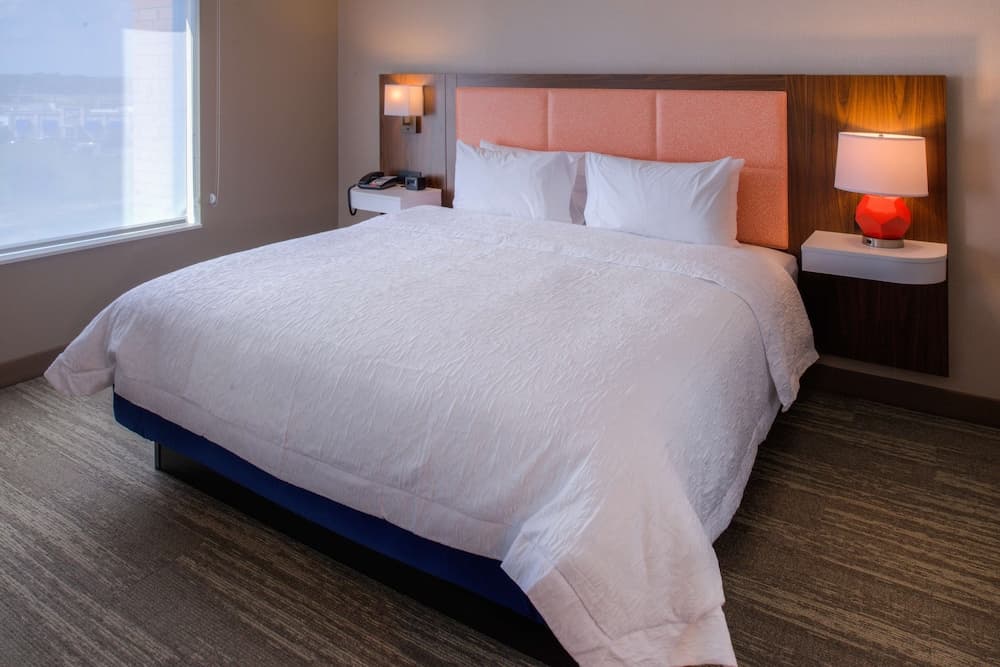 Hampton Inn & Suites Wixom gallery photo in Wixom, MI — image 27