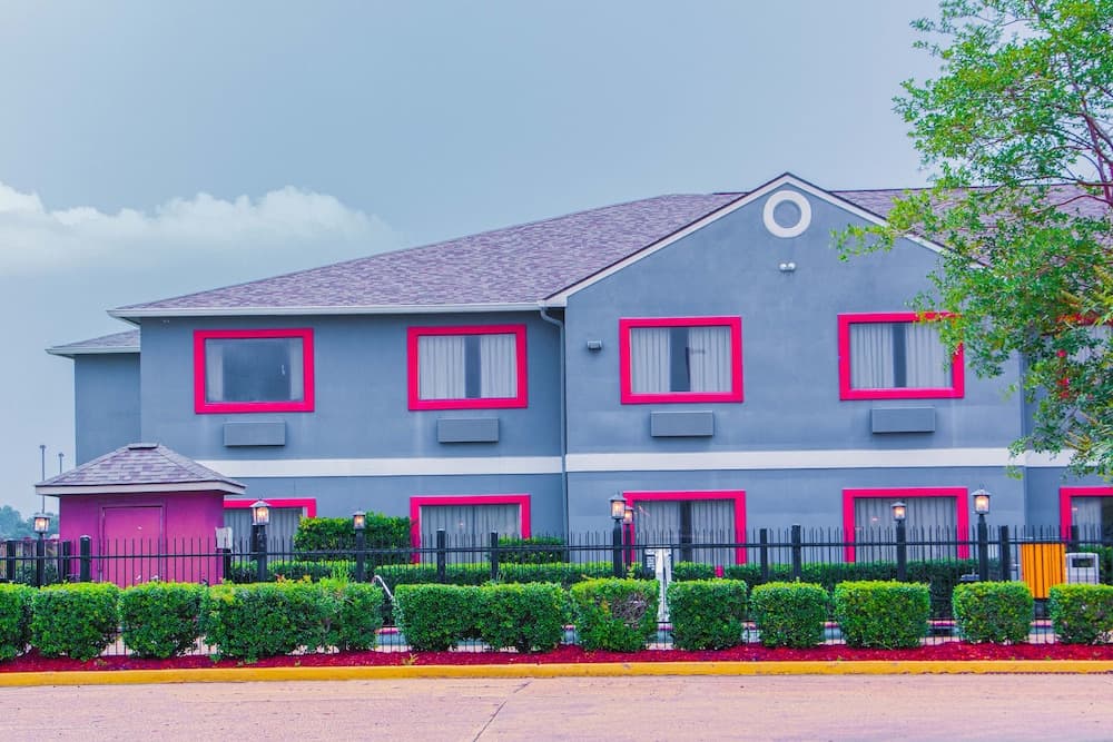Americas Best Value Inn Donaldsonville featured exterior or lobby in Donaldsonville, LA — similar hotel