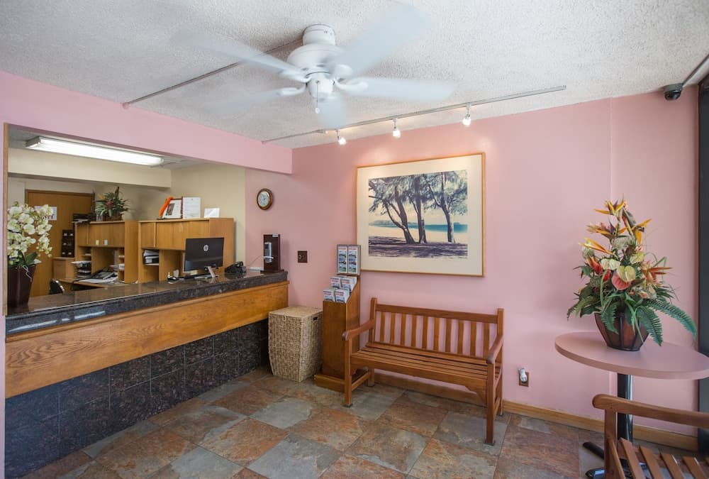 Kuhio Banyan Club interior in Honolulu, HI — gallery photo 2
