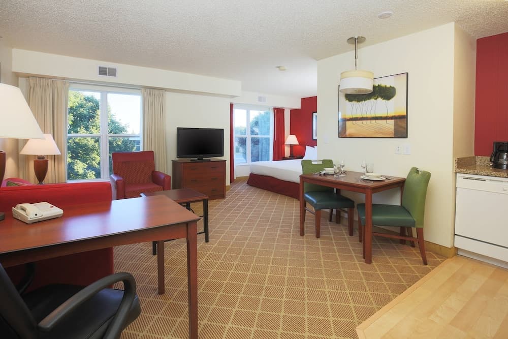 Residence Inn By Marriott Flint gallery photo in Flint, MI — image 17