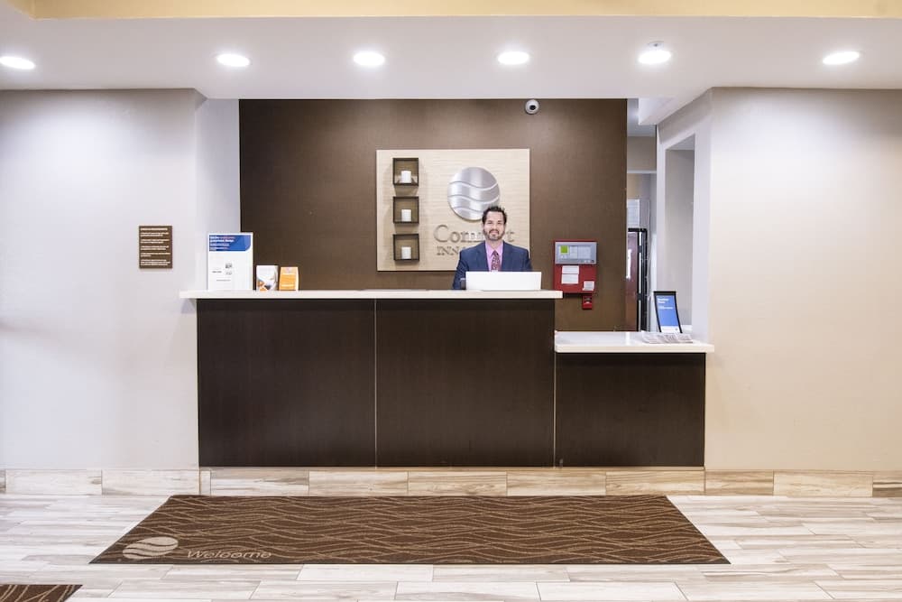 Comfort Inn and Suites Near Medical Center interior in San Antonio, TX — gallery photo 2