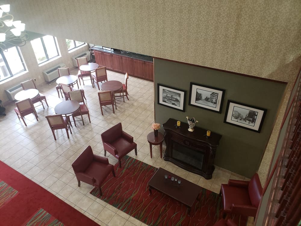 A Victory Suites Warren gallery photo in Warren, MI — image 4