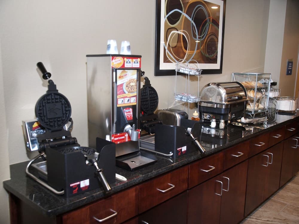 Cobblestone Inn & Suites - Vinton gallery photo in Vinton, LA — image 11