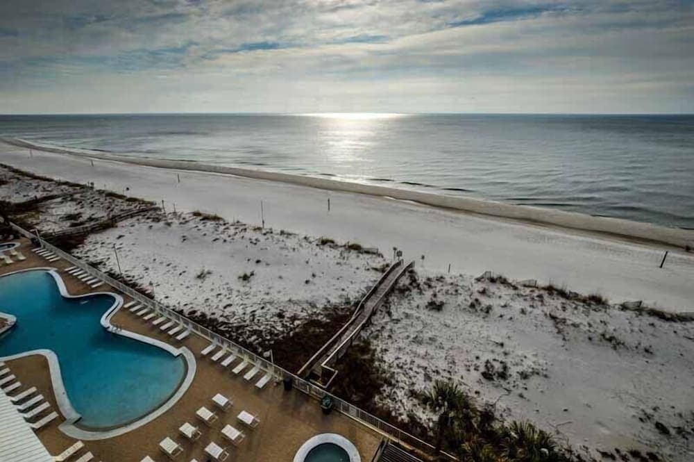 Ocean House Unit 1805 interior in Gulf Shores, AL — gallery photo 2