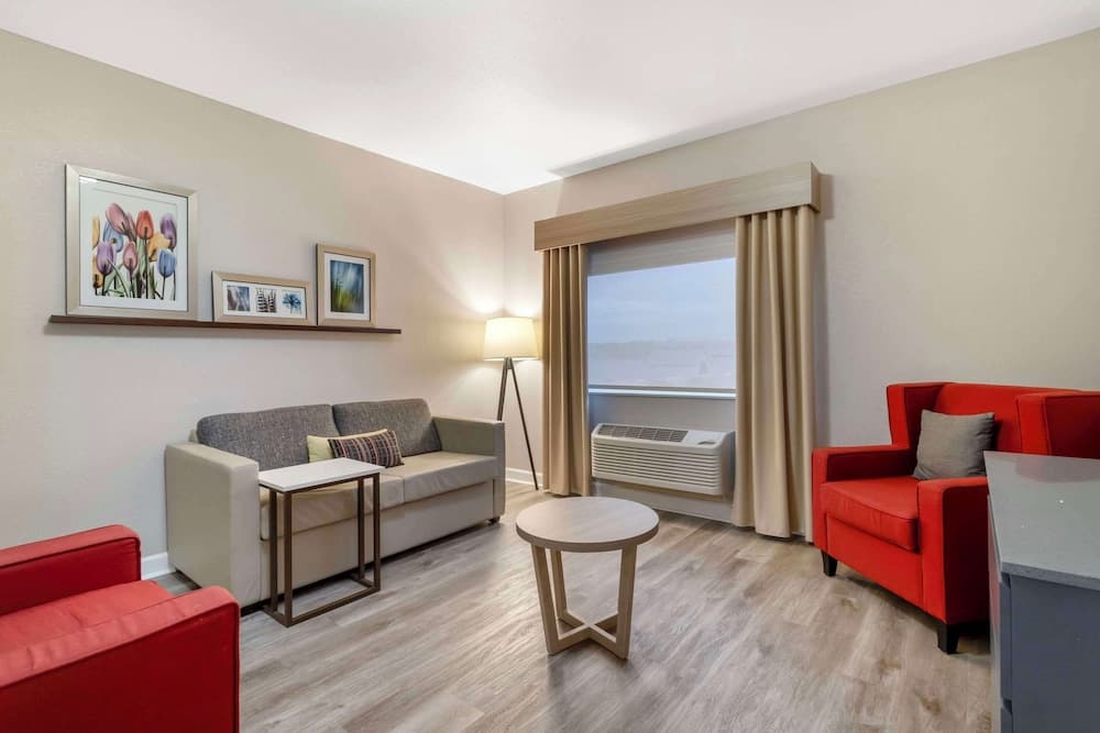 Comfort Suites Shenandoah-The Woodlands gallery photo in The Woodlands, TX — image 23