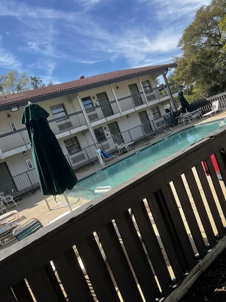 Relax Inn & Suite interior in Longview, TX — gallery photo 2