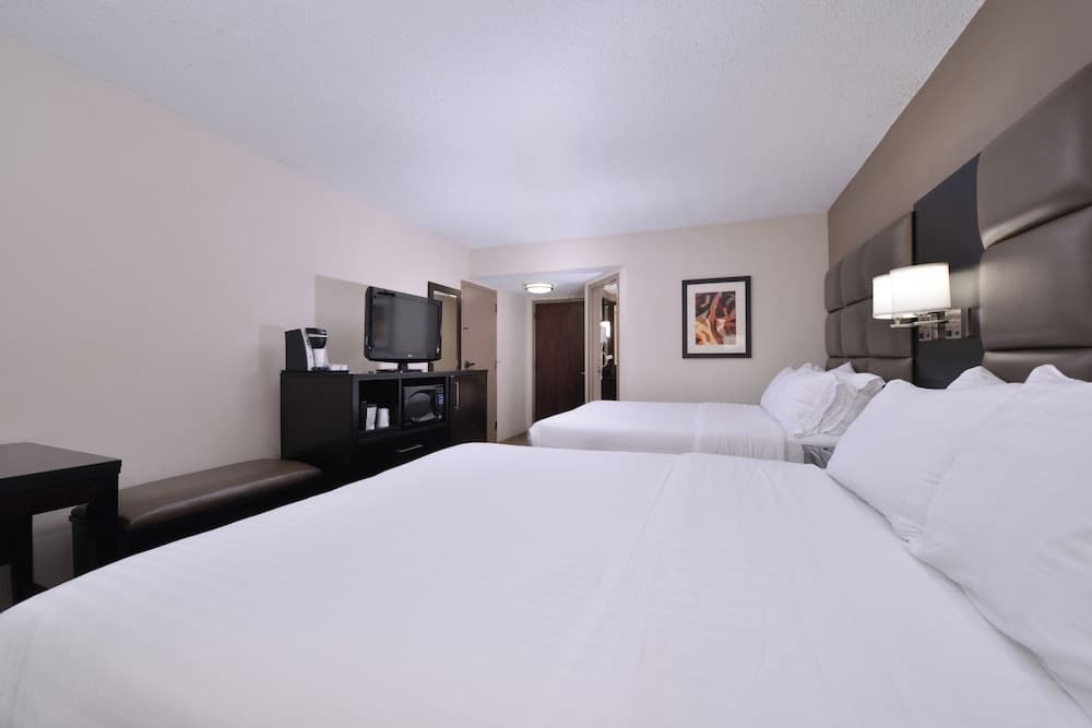 Holiday Inn Express Burlington by IHG interior in Burlington, NC — gallery photo 2