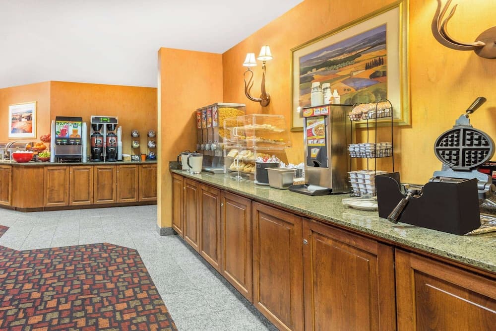 Ramada by Wyndham Kent Seattle Area gallery photo in Kent, WA — image 21