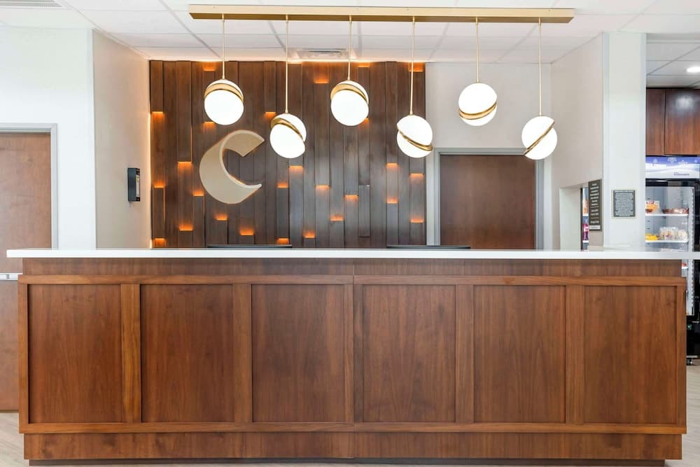 Comfort Inn & Suites Huntsville Near University interior in Huntsville, TX — gallery photo 2