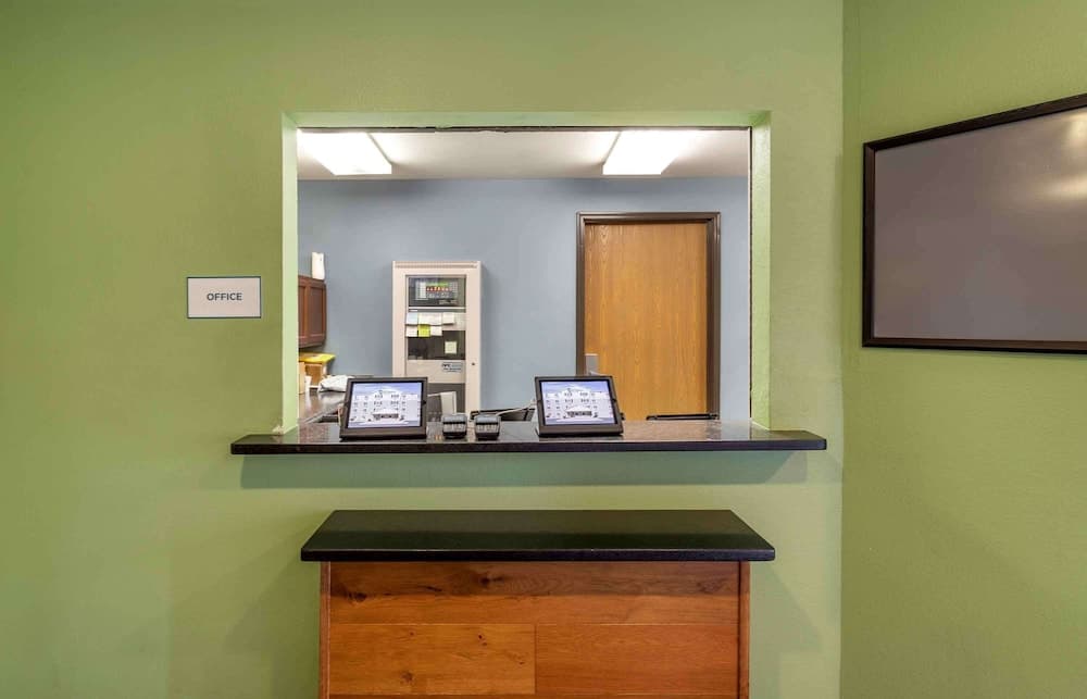 Extended Stay America Select Suites - Beaumont gallery photo in Beaumont, TX — image 16