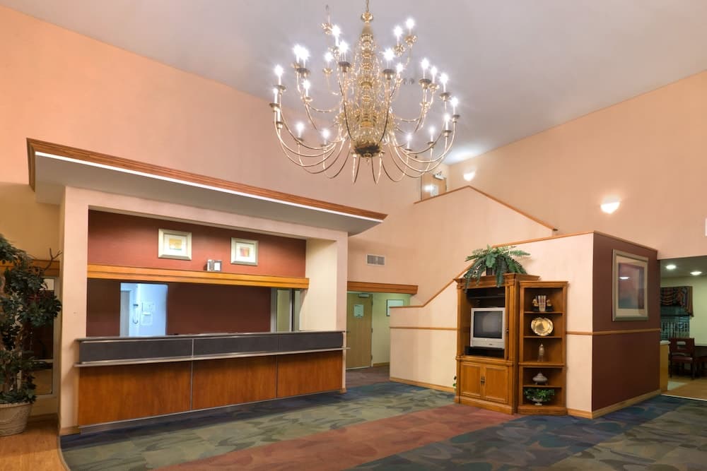 Red Roof Inn North Little Rock interior in North Little Rock, AR — gallery photo 2
