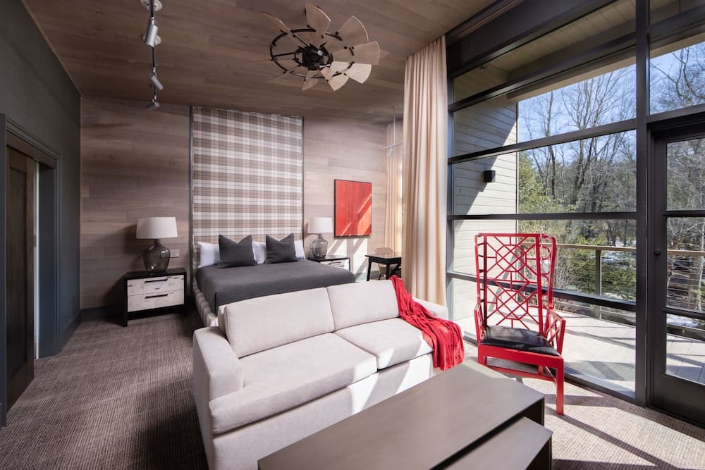 The Bradstan Boutique Hotel property views in Eldred, NY — gallery photo 3