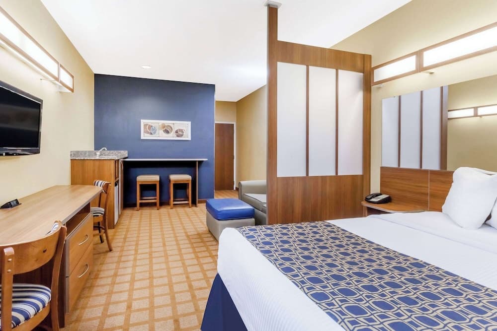 Microtel Inn & Suites by Wyndham Dickson City/Scranton gallery photo in Scranton, PA — image 4