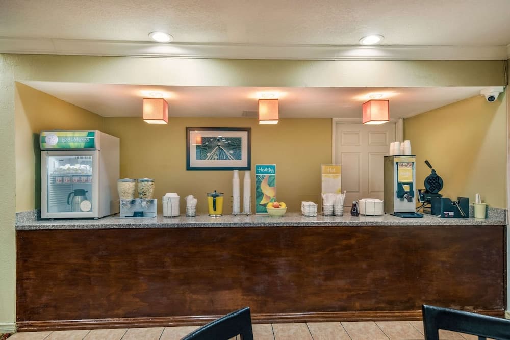 Quality Inn & Suites Garland - East Dallas gallery photo in Garland, TX — image 33