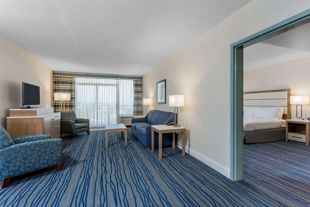 Wyndham Virginia Beach Oceanfront gallery photo in Virginia Beach, VA — image 8