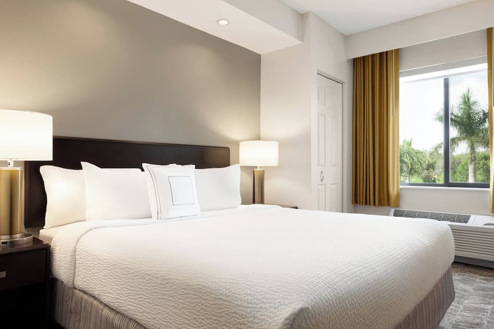 Springhill Suites by Marriott West Palm Beach interior in West Palm Beach, FL — gallery photo 2