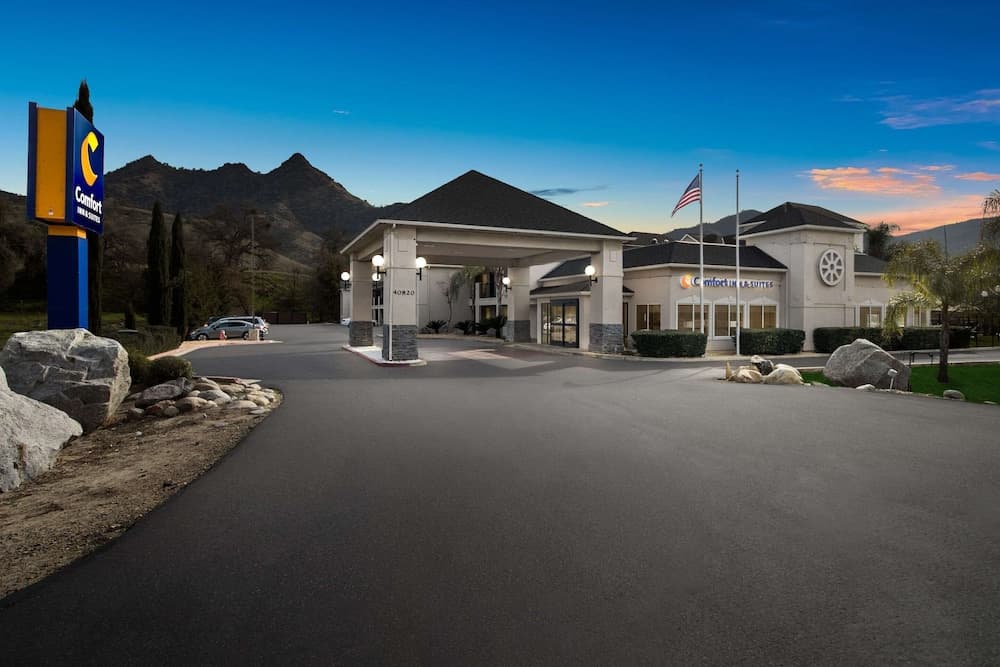 Comfort Inn & Suites Sequoia/Kings Canyon gallery photo in Three Rivers, CA — image 5