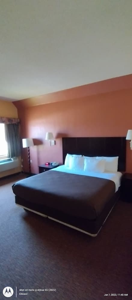Shary Inn and Suites interior in Mission, TX — gallery photo 2