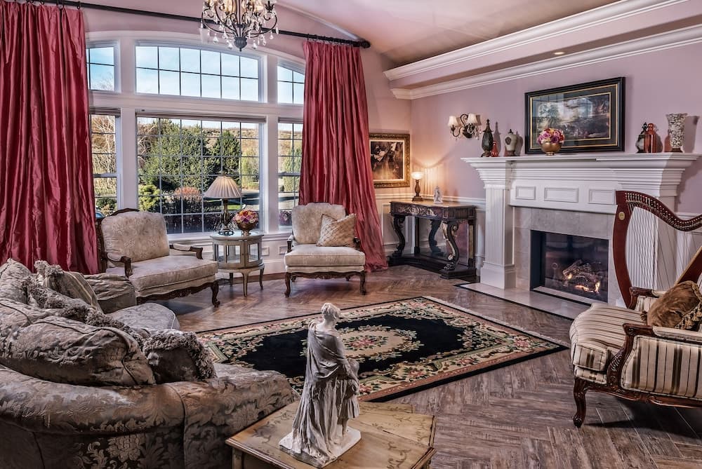 Cameo Heights Mansion interior in Touchet, WA — gallery photo 2