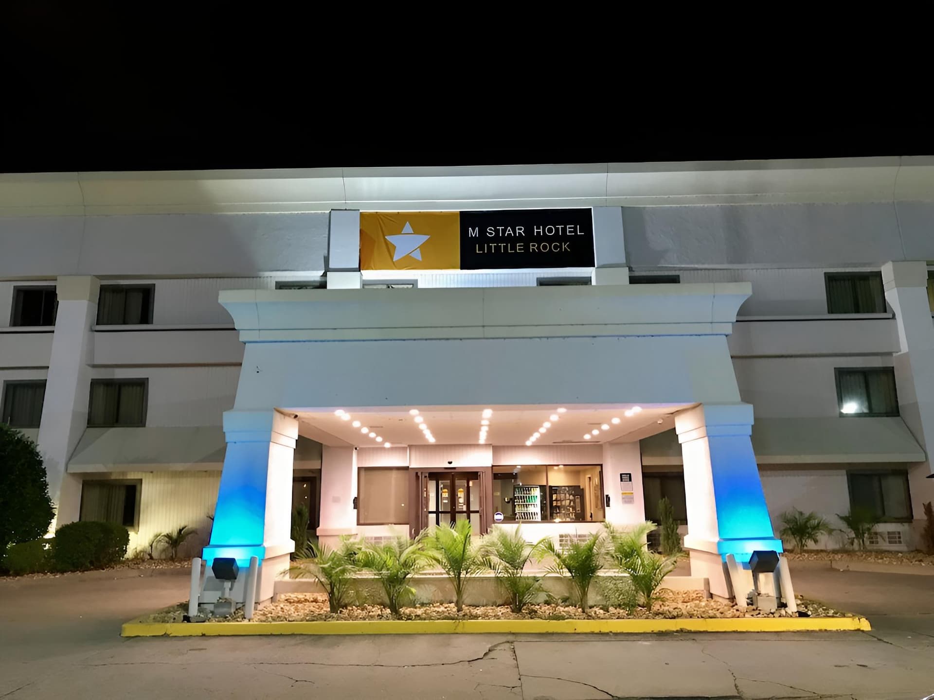 M Star Hotel Little Rock interior in Little Rock, AR — gallery photo 2