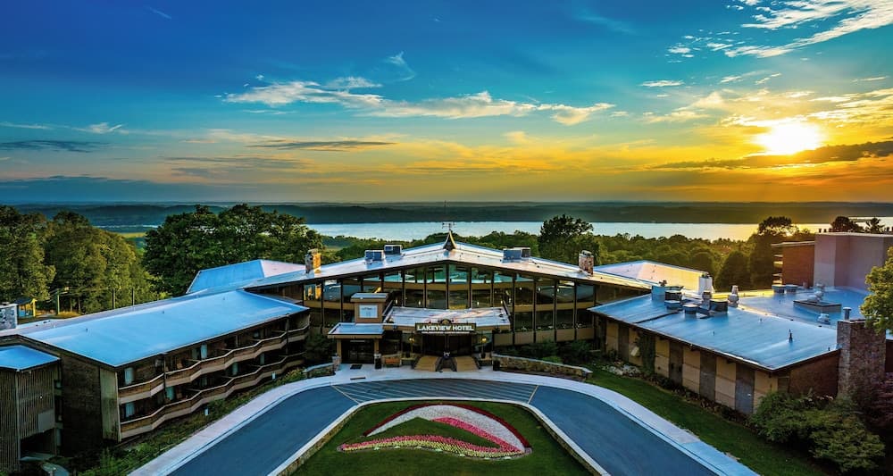 The Lakeview Hotel, Shanty Creek Resort featured exterior or lobby in Bellaire, MI — similar hotel