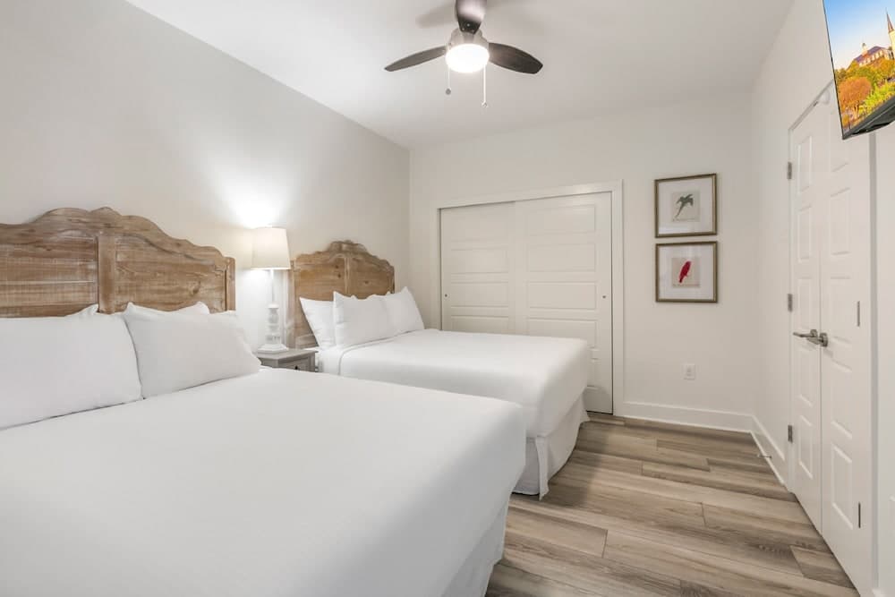 Luxury 4 bedroom Condo Short Walk to Bourbon Street property views in New Orleans, LA — gallery photo 3