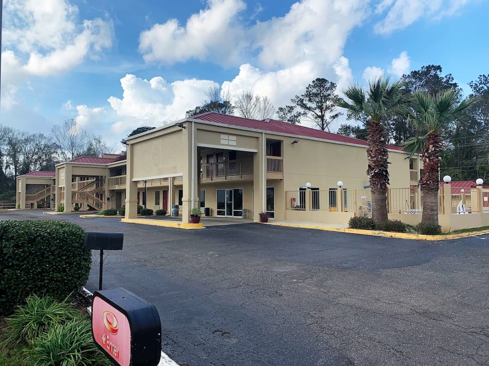 Econo Lodge Picayune featured exterior or lobby in Picayune, MS — similar hotel