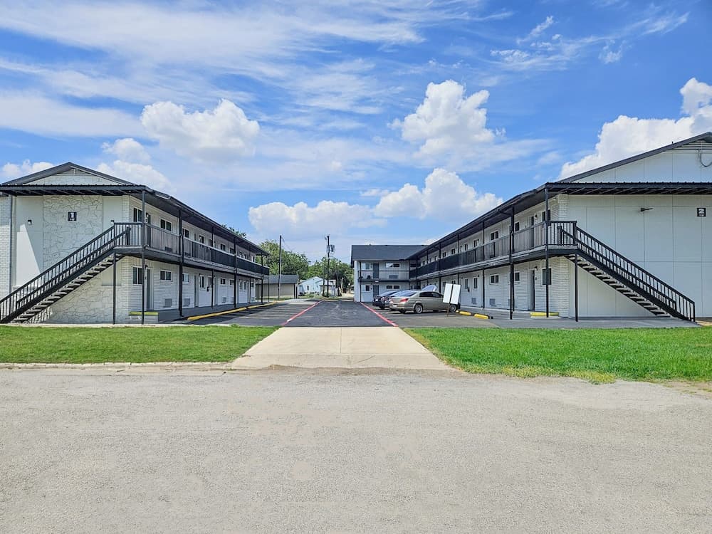 1902 Studios gallery photo in Grand Prairie, TX — image 15