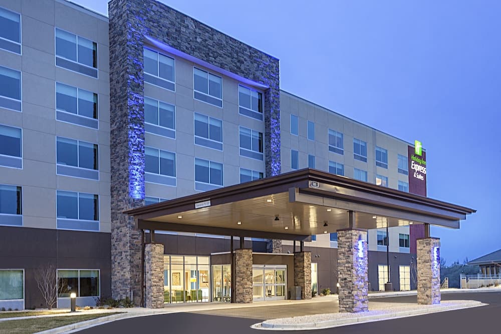 Holiday Inn Express & Suites Hudson I-94 by IHG gallery photo in Hudson, WI — image 28