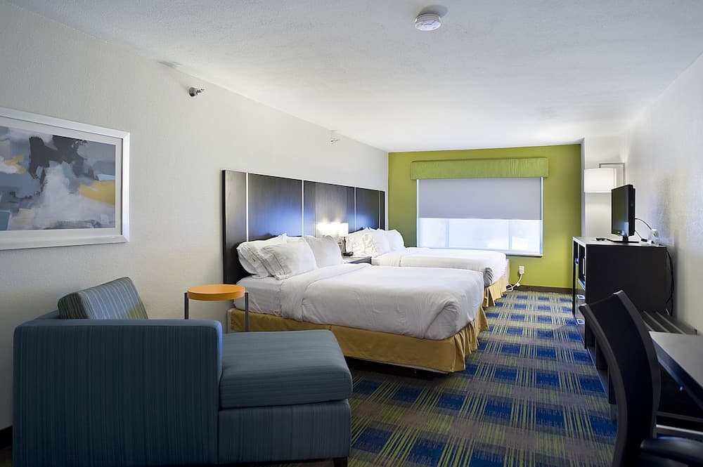 Holiday Inn Express Hotel & Suites Vermillion by IHG property views in Vermillion, SD — gallery photo 3