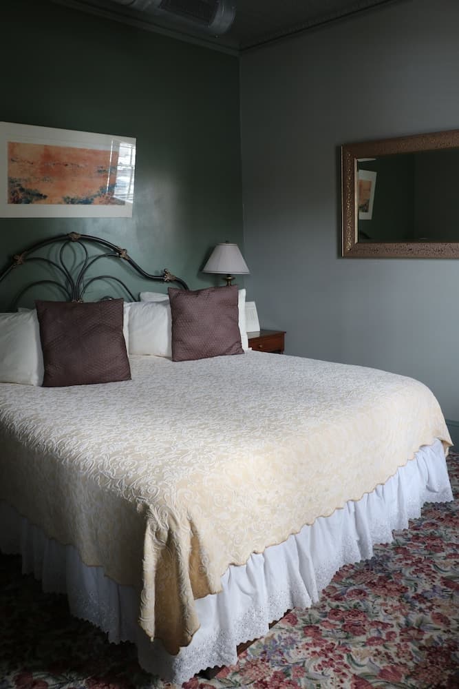 The Black Hawk Hotel gallery photo in Cedar Falls, IA — image 40