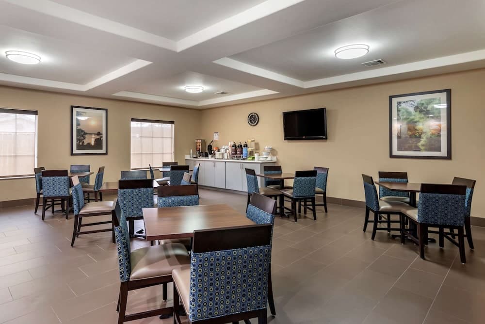 Comfort Inn & Suites Scott-West Lafayette interior in Scott, LA — gallery photo 2