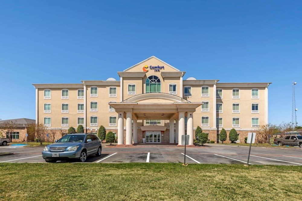 Lake Texoma Inn and Suites to match IHG — hotel in Denison, Texas