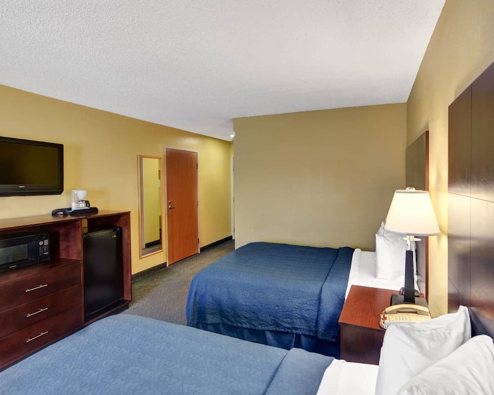 Quality Inn & Suites Grand Prairie South gallery photo in Grand Prairie, TX — image 6