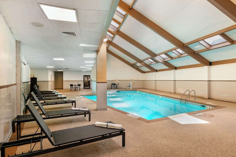 Best Western Plus Kansas City Sports Complex Hotel gallery photo in Kansas City, MO — image 4